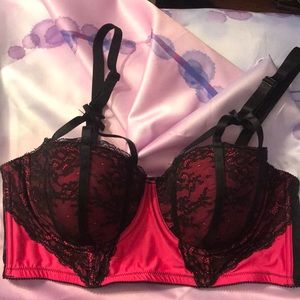 Torrid Bra Pink And Black “Size 1” or 40C
